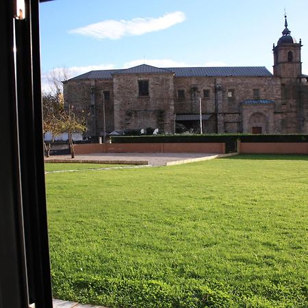Alojamiento Ubaldo Nieto Carracedo del Monasterio Zewnętrze zdjęcie
